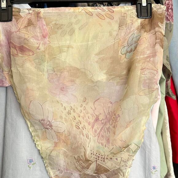 handmade green silk blend sheer halter top with a floral pattern - Picture 8 of 8